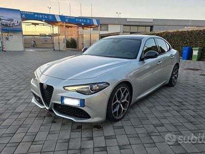 Usata Alfa Romeo Giulia Tech Edition 190 CV (139 kW) 2019 Argento Berlina