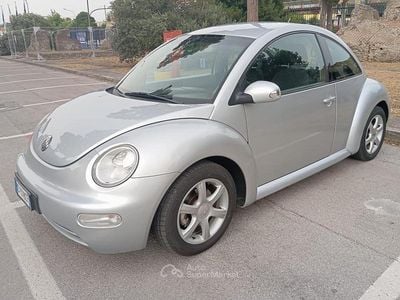 Usata VW New Beetle 101 CV (74 kW) 2005 Gray Utilitaria