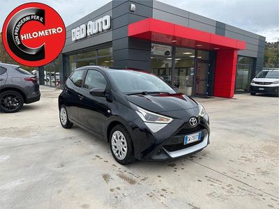 Usata Toyota Aygo Connect Style 72 CV (52 kW) 2021 Nero Utilitaria