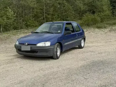 Usata Peugeot 106 50 CV (36 kW) 1996 Bluazzurro Utilitaria