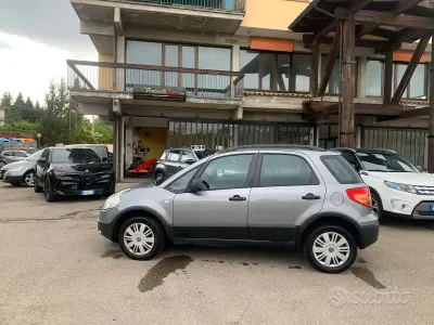 Usata Fiat Sedici 135 CV (99 kW) 2011 Grigio SUV