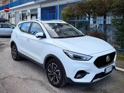 Usata MG ZS Luxury 106 CV (77 kW) 2024 Bianco SUV