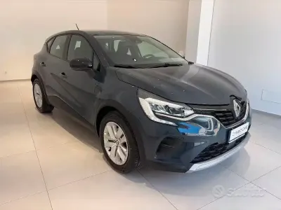 Usata Renault Captur Equilibre 145 CV (106 kW) 2023 Grigio SUV