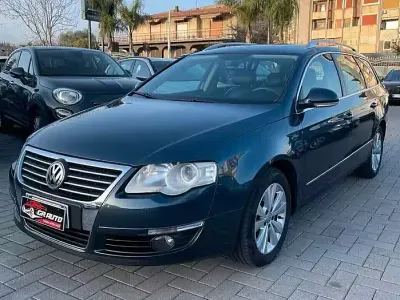 Usata VW Passat 140 CV (102 kW) 2006 Blu Station wagon