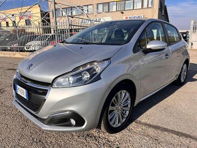Usata Peugeot 208 Active 82 CV (60 kW) 2018 Argento Utilitaria
