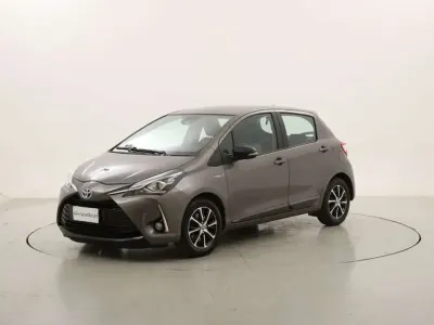 Usata Toyota Yaris Hybrid Active 101 CV (74 kW) 2018 Grigio Utilitaria