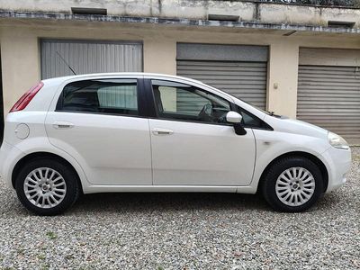 Usata Fiat Grande Punto 75 CV (55 kW) 2009 Bianco Utilitaria
