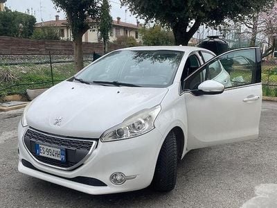 Usata Peugeot 208 Access 68 CV (50 kW) 2013 Bianco Utilitaria