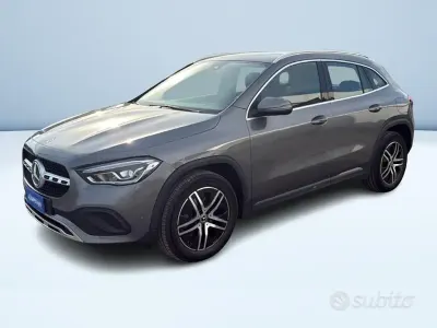 Käytetty Mercedes GLA200 163 HP (119 kW) 2020 Harmaa Katumaasturi
