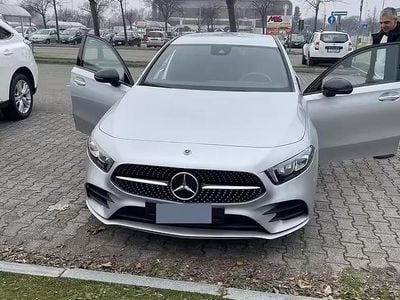 Usata Mercedes 180 Premium 116 CV (85 kW) 2025 Grigio Berlina