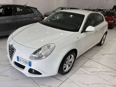 Usata Alfa Romeo Giulietta Progression 170 CV (125 kW) 2011 Bianco Utilitaria