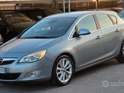 Gebraucht Opel Astra Cosmo 125 PS (91 kW) 2010 Grau Limousine