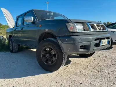 Usata Nissan Navarra 2002 Grigio SUV