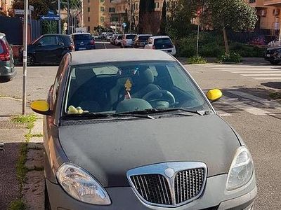 Usata Lancia Ypsilon 70 CV (51 kW) 2005 Grigio Utilitaria