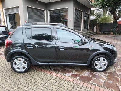 Usata Dacia Sandero Prestige 90 CV (66 kW) 2015 Nero SUV