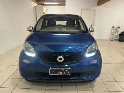Usata Smart ForFour 71 CV (52 kW) 2015 Blu/azzurro Utilitaria