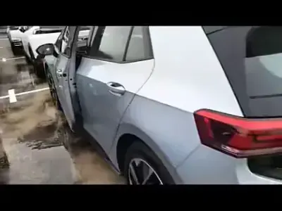 Usata VW ID.3 Life 69 kW (95 CV) 2021 Grigio Utilitaria