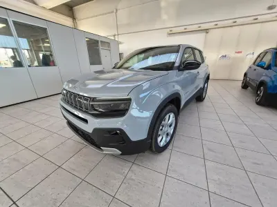 Nuova Jeep Avenger Altitude 101 CV (74 kW) 2026 Grigio SUV