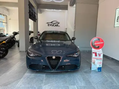 Usata Alfa Romeo Giulia Super 180 CV (132 kW) 2017 Grigio Berlina