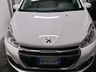 Usata Peugeot 208 75 CV (55 kW) 2016 Utilitaria
