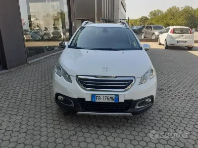 Usata Peugeot 2008 S 120 CV (88 kW) 2016 Bianco SUV