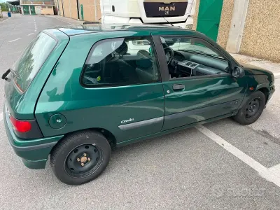 Usata Renault Clio 54 CV (39 kW) 1995 Utilitaria