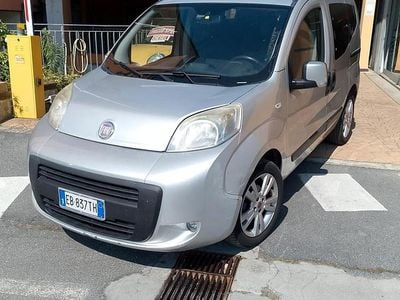 Begagnad Fiat Qubo Active 75 HK (55 kW) 2010 Grå Minibuss