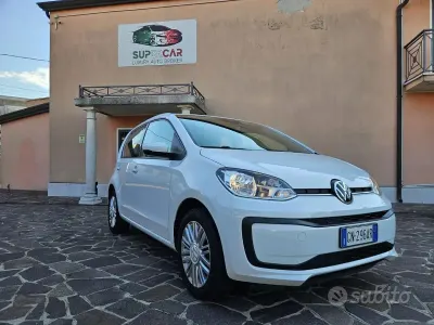 Usata VW up! move up! 65 CV (47 kW) 2023 Bianco Utilitaria