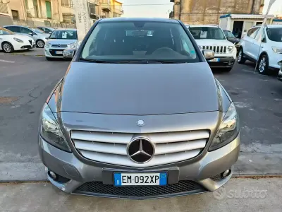 Begagnad Mercedes B200