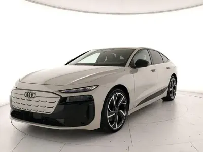 Nuova Audi e-tron Sportback S-Line 210 kW (286 CV) 2025 Beige siam metallizzato SUV
