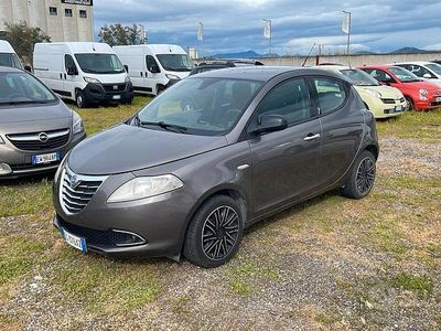 Usata Lancia Ypsilon 69 CV (50 kW) 2011 Grigio Utilitaria