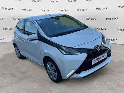 Usata Toyota Aygo X-cite 69 CV (50 kW) 2016 Bianco Utilitaria