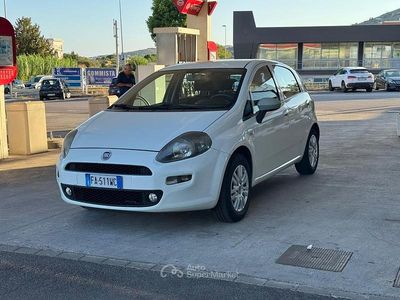 Usata Fiat Punto 77 CV (56 kW) 2015 Bianco Utilitaria
