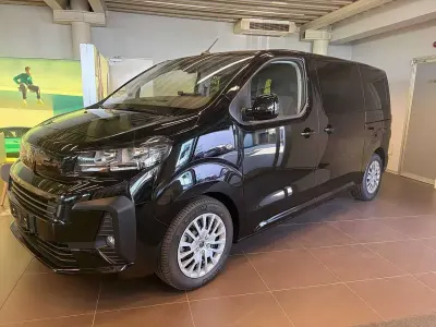Nuova Peugeot Traveller Business-Line 179 CV (131 kW) 2026 Verde Monovolume