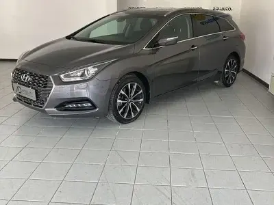 Usata Hyundai i40 136 CV (100 kW) 2019 Marrone Station wagon