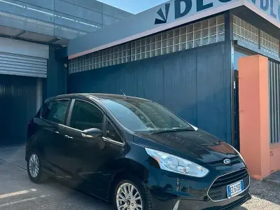Usata Ford B-MAX Titanium 75 CV (55 kW) 2015 Nero Monovolume