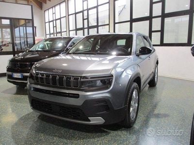 Nuova Jeep Avenger Altitude 101 CV (74 kW) 2025 Grigio SUV