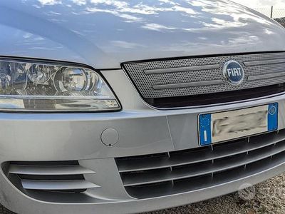 Usata Fiat Multipla Dynamic 92 CV (67 kW) 2006 Grigio Monovolume