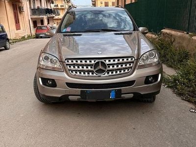 Usata Mercedes ML320 224 CV (164 kW) 2008 Grigio SUV