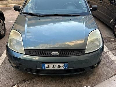 Usata Ford Fiesta 2004 Blu Utilitaria