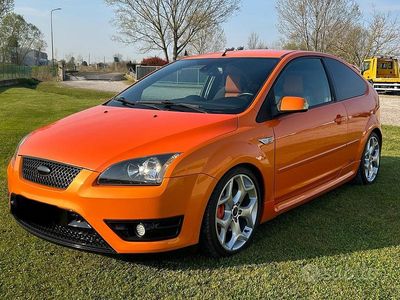 Usata Ford Focus ST 225 CV (165 kW) 2007 Arancione Berlina