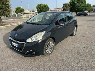 Usata Peugeot 208 Allure 75 CV (55 kW) 2016 Bluazzurro Utilitaria