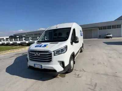 Usata Maxus V90