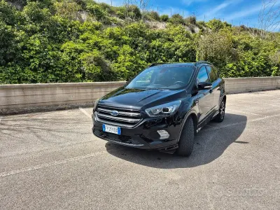 Usata Ford Kuga ST-Line 150 CV (110 kW) 2018 Nero SUV