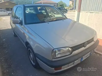 Usata VW Golf VI 75 CV (55 kW) 2008 Grigio Utilitaria