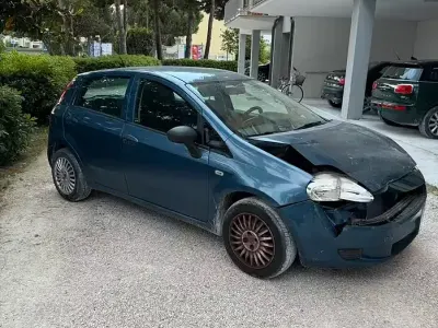 Usata Fiat Grande Punto 65 CV (47 kW) 2008 Bluazzurro Utilitaria