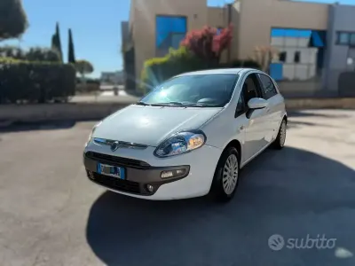 Usata Fiat Punto 75 CV (55 kW) 2010 Bianco Utilitaria