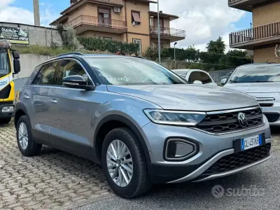 Usata VW T-Roc Life 150 CV (110 kW) 2022 Grigio SUV