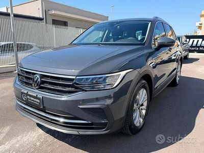 Usata VW Tiguan Life 150 CV (110 kW) 2024 Grigio SUV