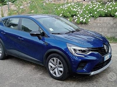 Usata Renault Captur Equilibre 101 CV (74 kW) 2023 Blu SUV